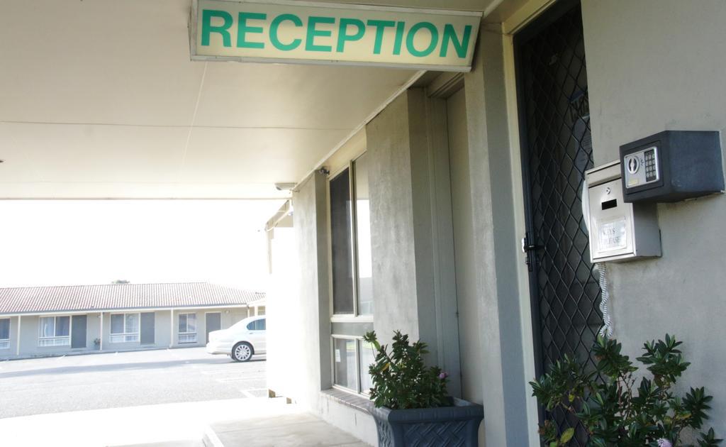 Golden Palms Motel Geelong Exterior photo